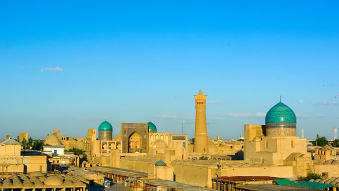 Durch die Rote Wüste nach Bukhara