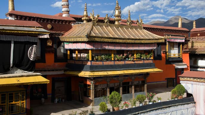 Visit The Lovely Potala Palace