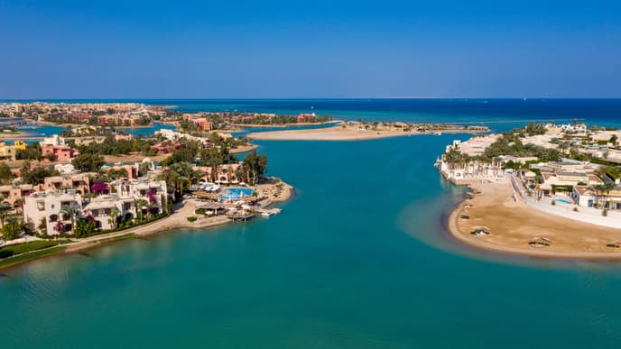 Transfer to El Gouna resort