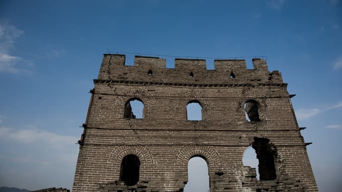 Relax in the Great Wall Village and Trek to the General Tower in Jinshanling