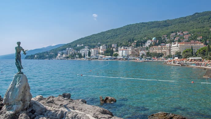 Journey to the stunning Plitvice Lakes