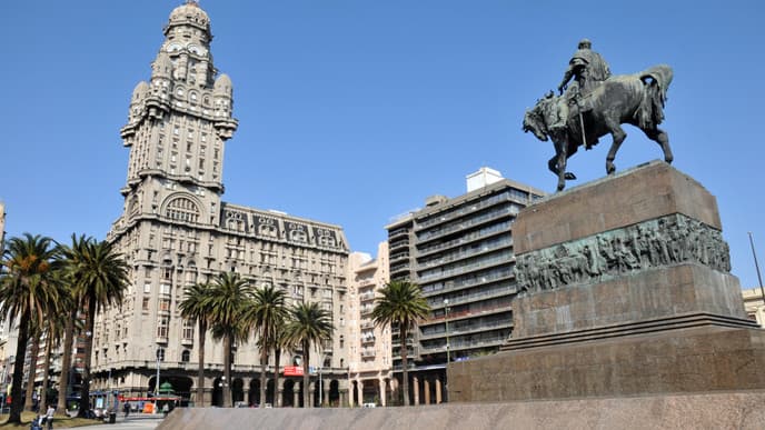 Take a customized city tour of Montevideo