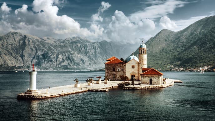 Explore the multiplicity of the region