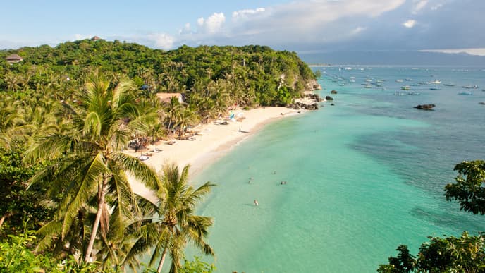 Tropical island hopping around Borocay