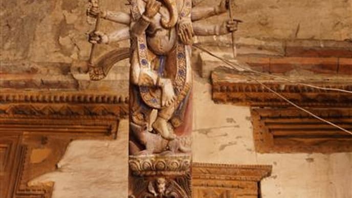 A dynasty of erotic sculptures