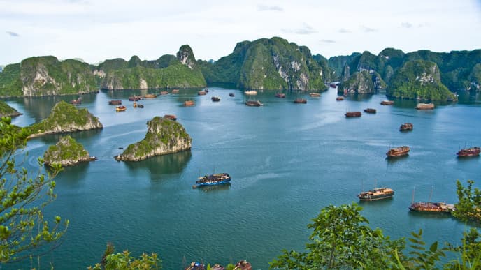 Mit der Dschunke durch die Halong Bucht