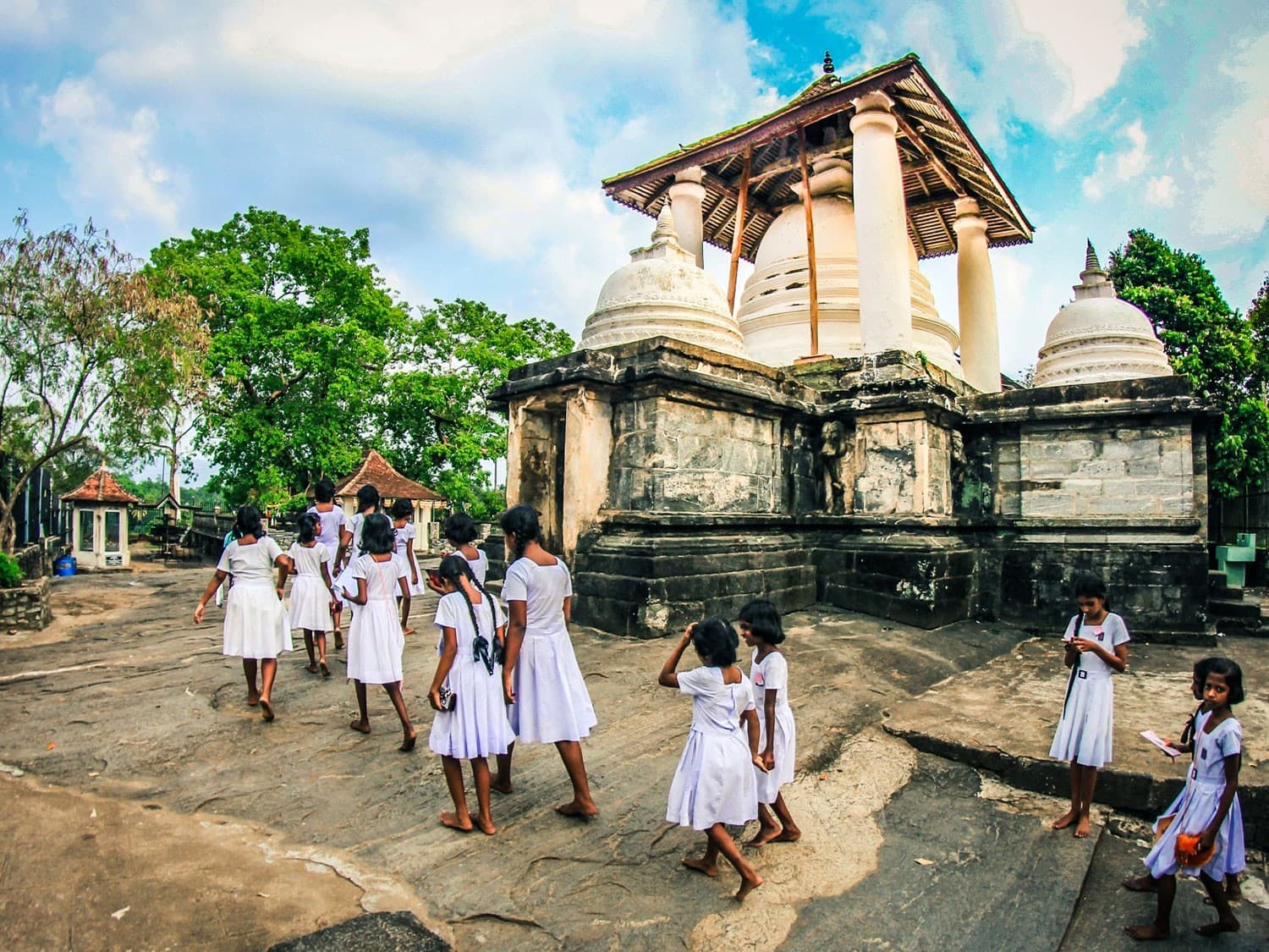 Explore Sri Lanka through art & culture