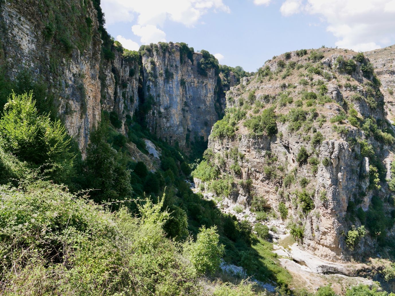 Nivica Canyon, Albania
