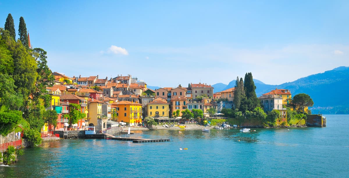 Scenic road trip in the Italian Lake District