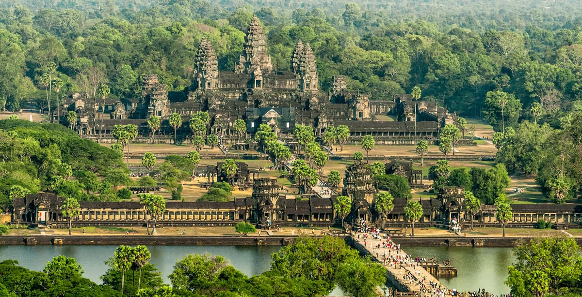 Angkor family cycling tour