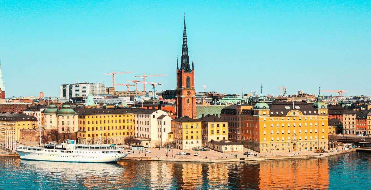 Swedish summer story: cities, glass & islands