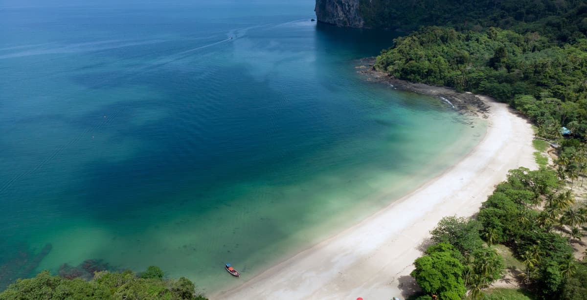 Thailand explorer: cities, islands & elephant encounters