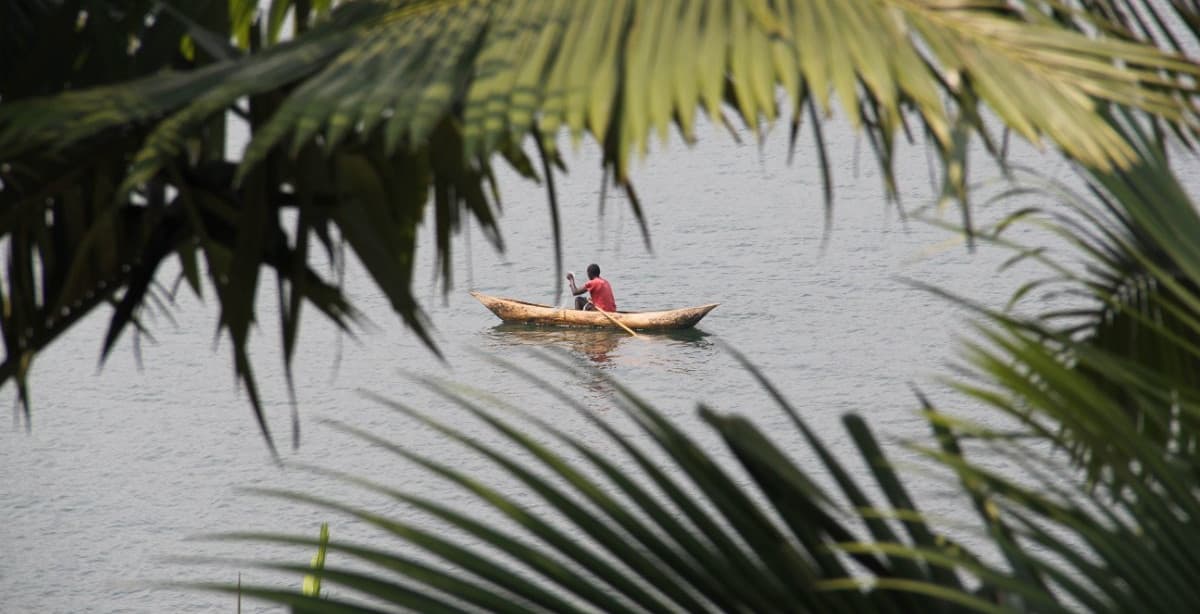 Rwanda active adventure: kayak, bike & hike