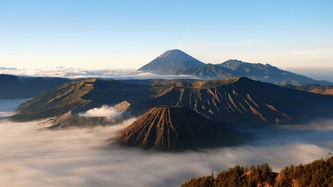 Journey in the shadow of Mount Bromo