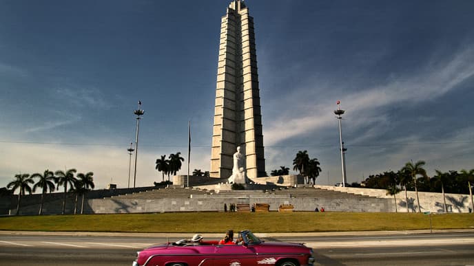Koloniale Stadttour im Oldtimer