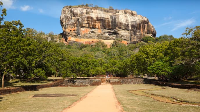 Lion's Rock hike & Ritigala Mountain
