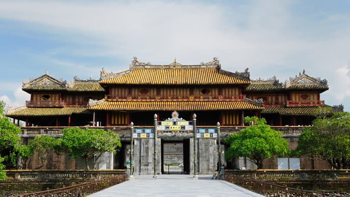 Explore Majestic Hue