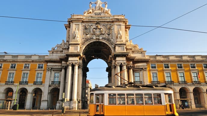 Stadtrundgang in Porto & Zugfahrt nach Lissabon