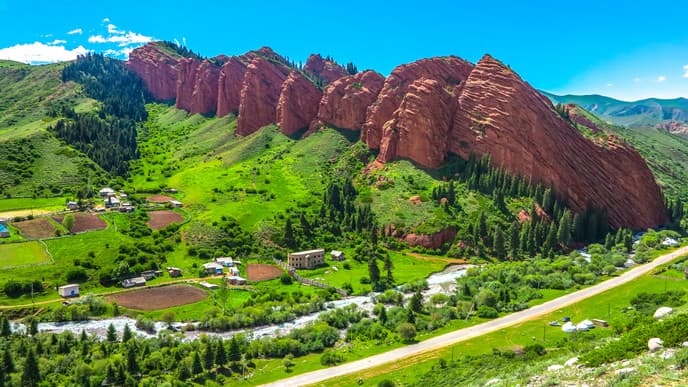 Jeti Oguz Valley - Song Kol