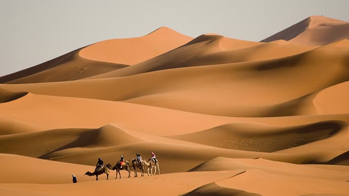 Fantastische Landschaft: Atlasgebirge und Sahara
