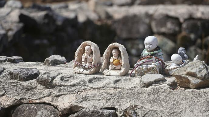 Green hills & ancient bridges