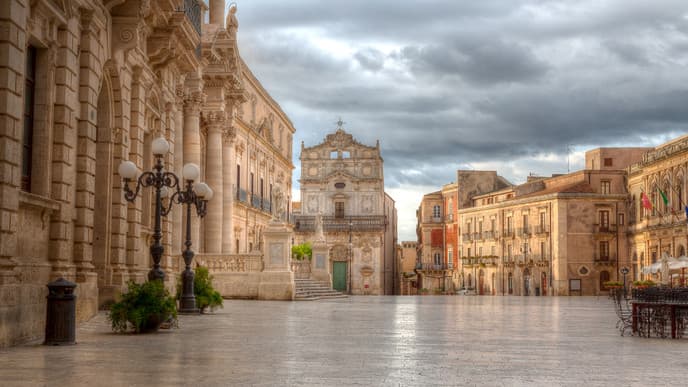 Go for a Walking Tour of Syracuse