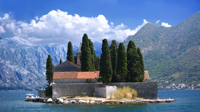 Cruise the Waters of the Bay of Kontor