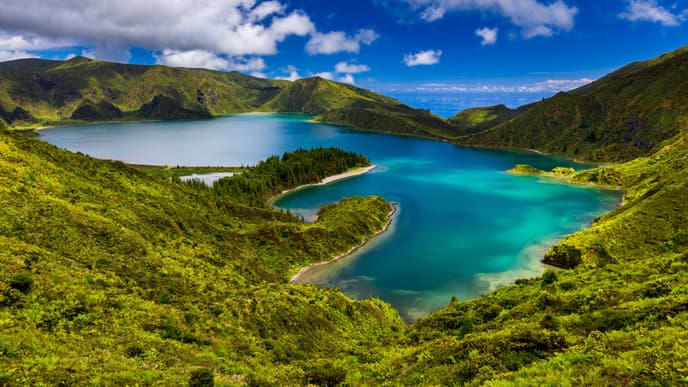 Scenic drive to Lagoa do Fogo