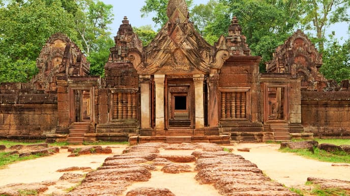 Cycle to Banteay Samre & Banteay Srei temple