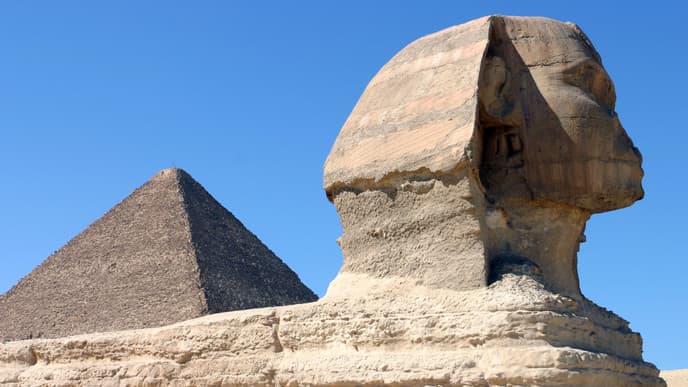 Visit the Great Pyramids of Giza
