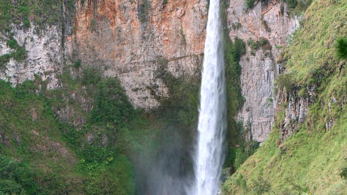 Wasserfälle und authentische Dörfer