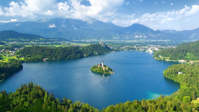 Karst caves & medieval castles