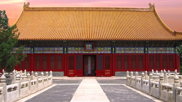 Visit Impressive Tiananmen Square