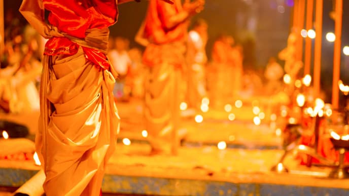 Religiöse Flusszeremonie am Ganges