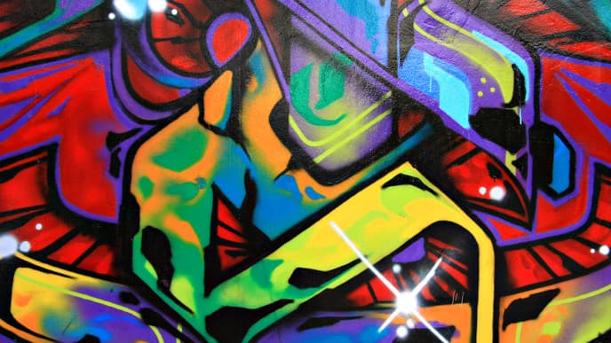 Graffiti-Kunstwerke und berühmte Gräber