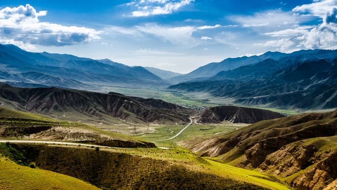 Head Towards the Kalmak Ashuu Pass