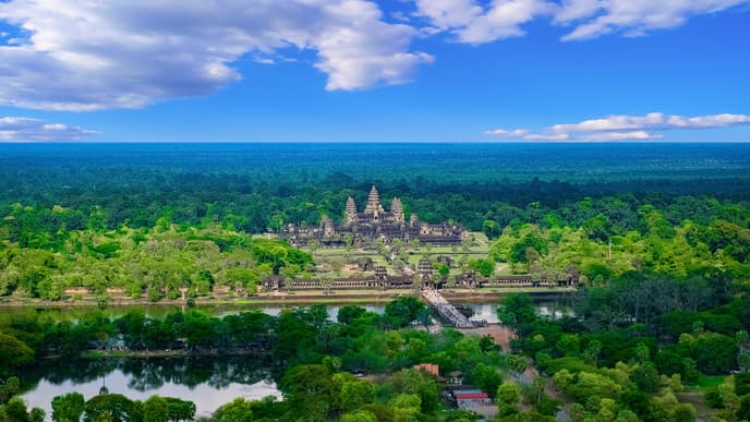 Arrive in Siem Reap & Welcome Dinner