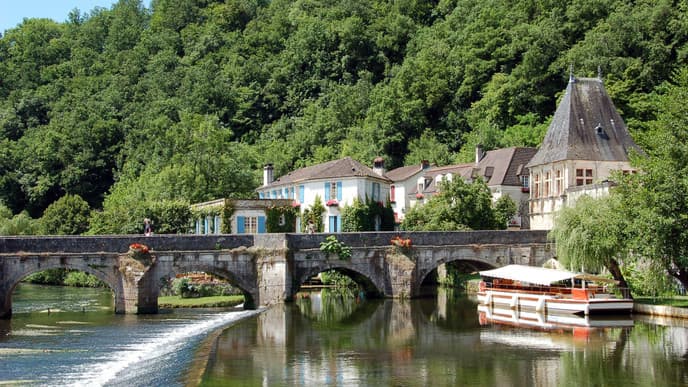 Drive to gorgeous Brantôme
