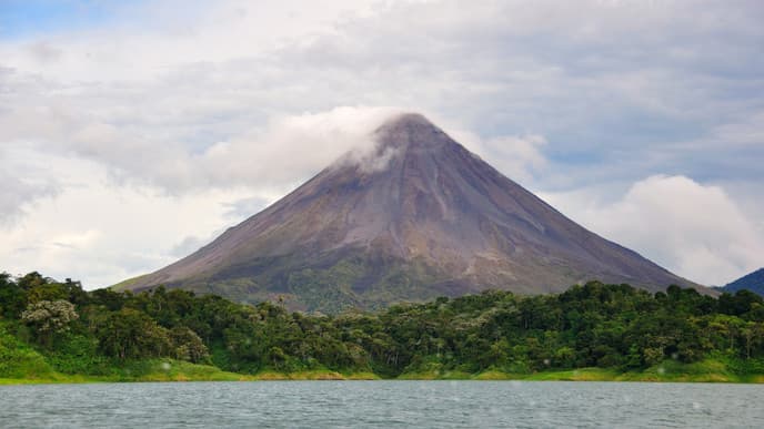 Visit the Magnificent Arenal Volcano