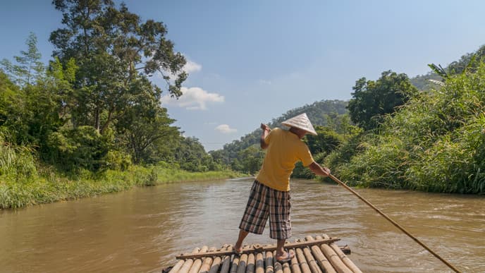 Dschungeltrekking und Bambusrafting