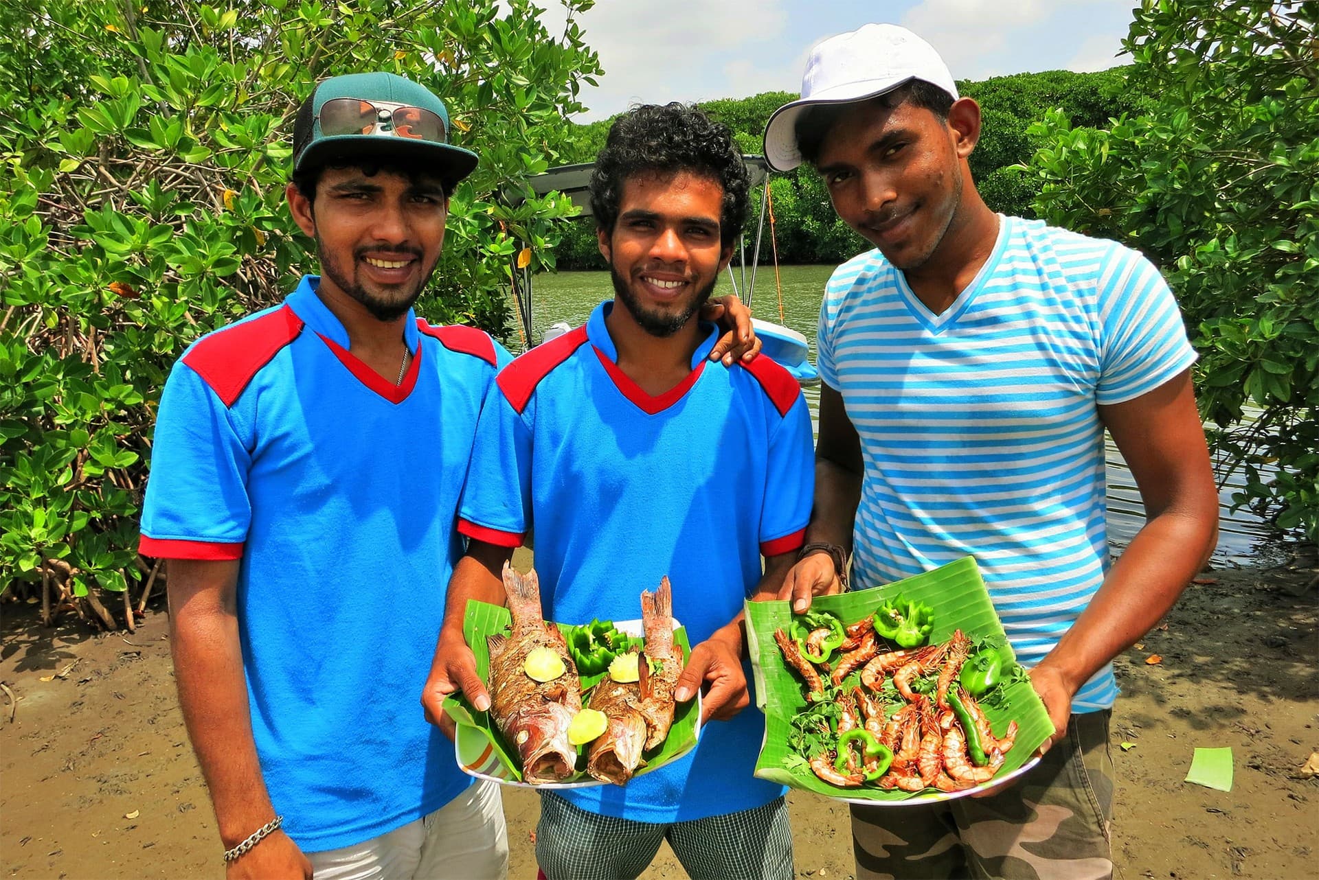 Canal cruising & seafood feasting in Negombo